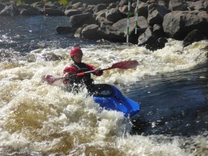 Klara surfar vals i Lissfors